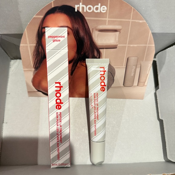 ❤️ Rhode Peptide Lip Treatment Peppermint Glaze 🤍 - Picture 3 of 13